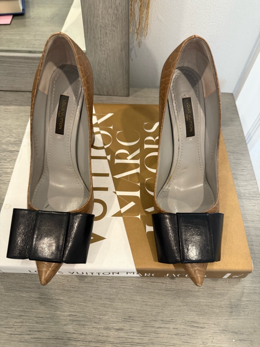 Louis Vuitton Fall 2012 Bow Heels - Picture 2 of 6